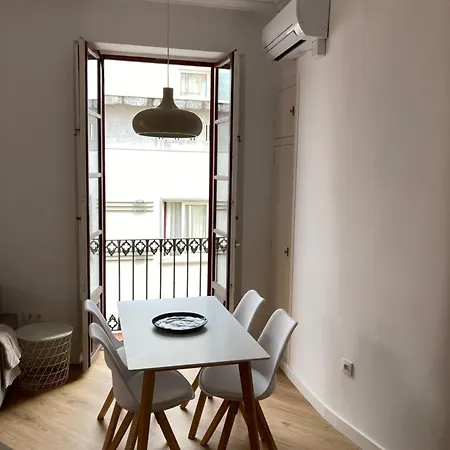 Eduardo Dato 9 Apartment *