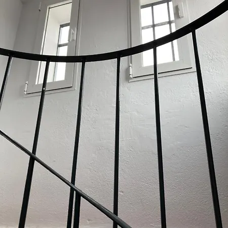 Apartman Eduardo Dato 9 *